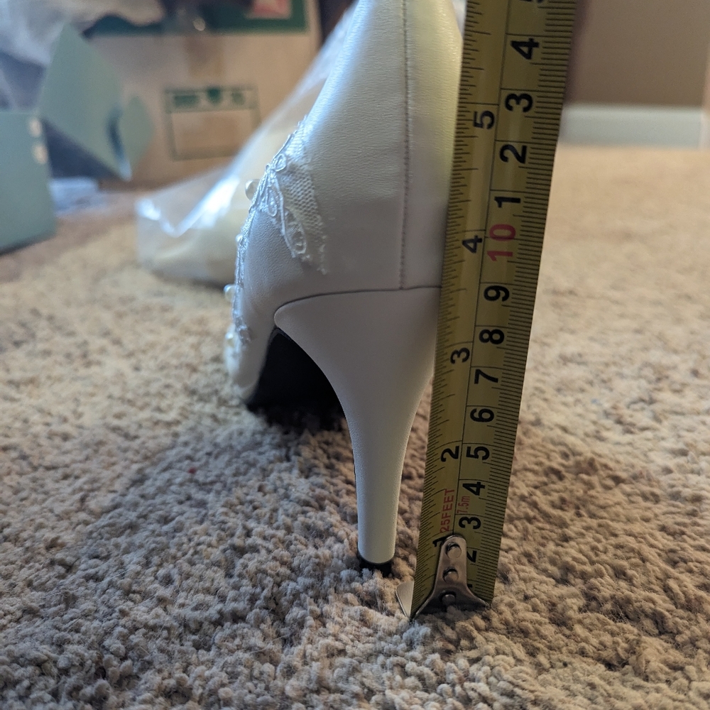 9.5 Bridal Wedding Shoes Closed Toe Stiletto Heel with Stitching lace - Picture 4 of 5